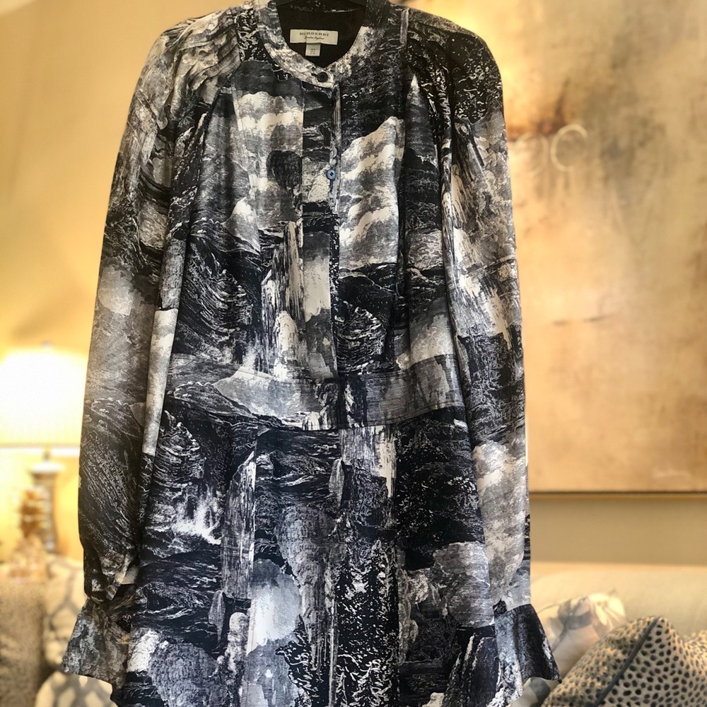 Burberry Elegant Silk Dress